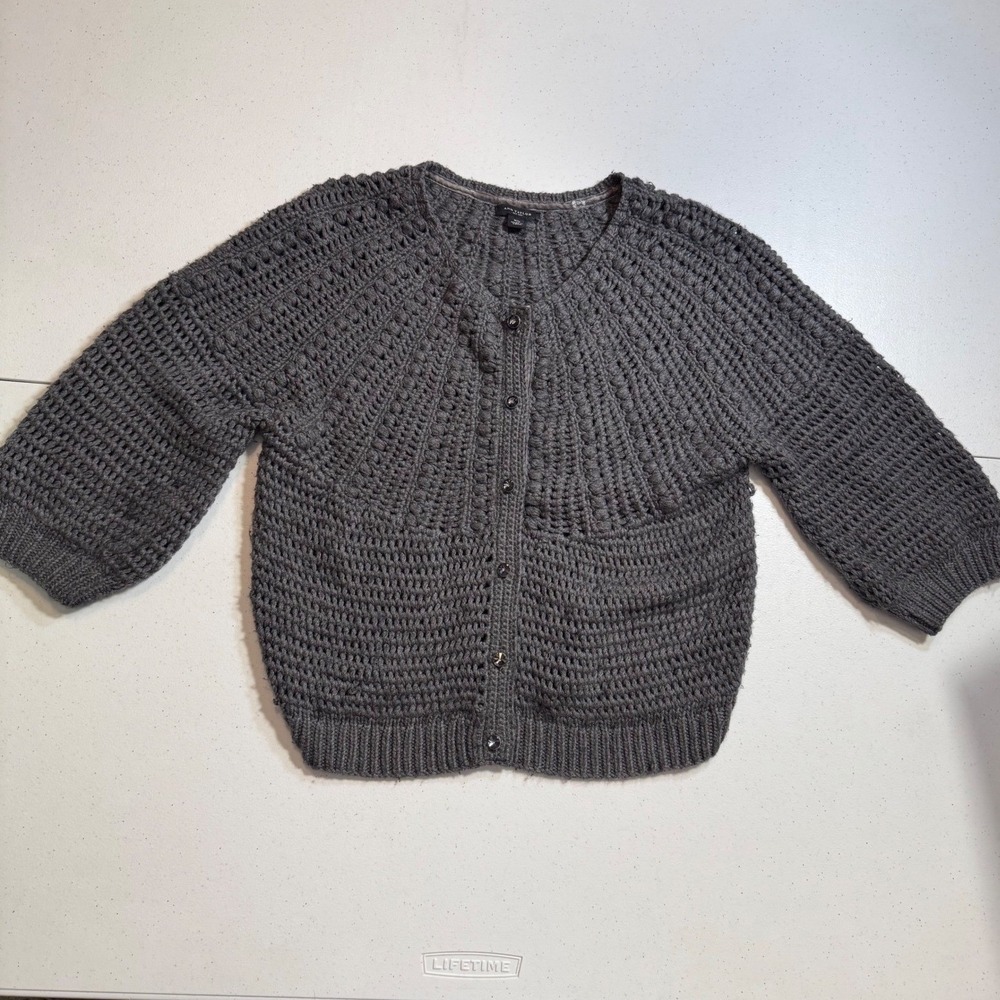 Ann Taylor Grey Merino Wool Blend Crochet Knit Button Front Cardigan XS‎ Preppy